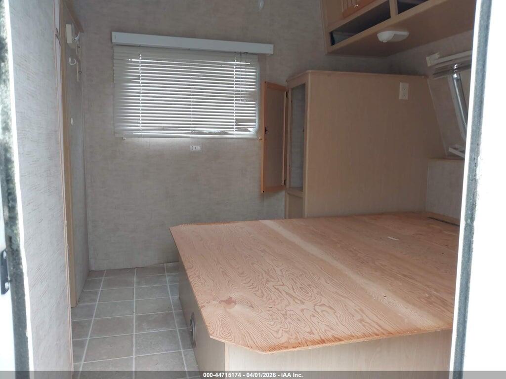 1UJBJ02M441JZ0164 2004 JAYCO JAY FEATHER LGT SERI photo no. 5