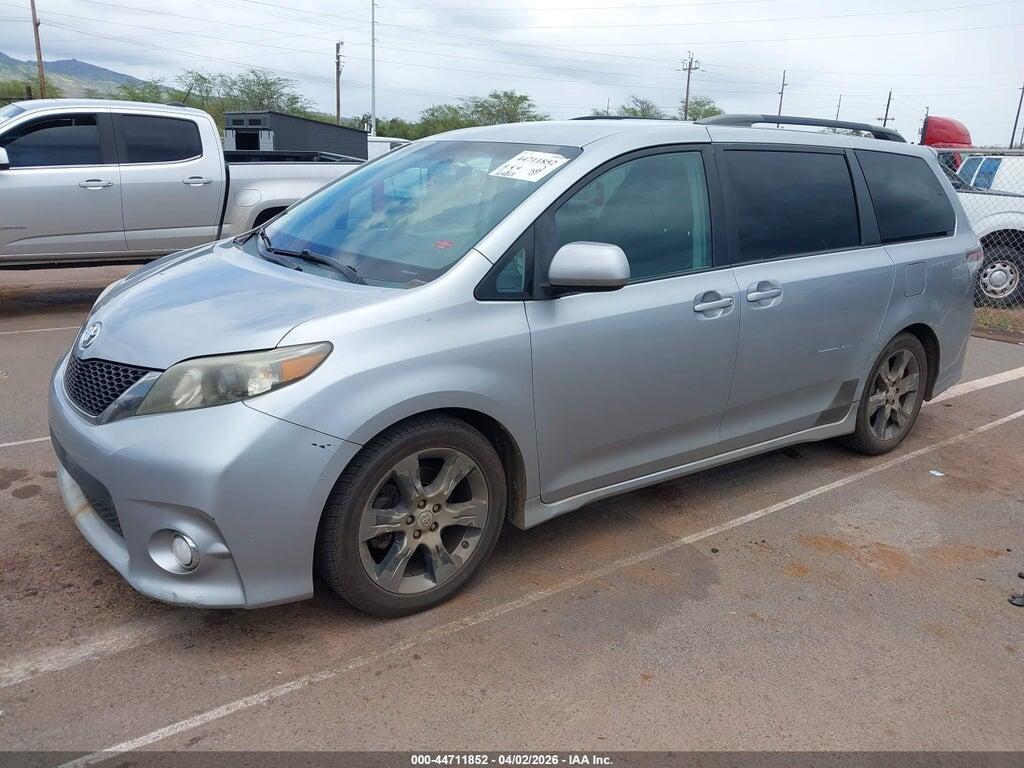 5TDXK3DC4BS105400 2011 TOYOTA SIENNA photo no. 2