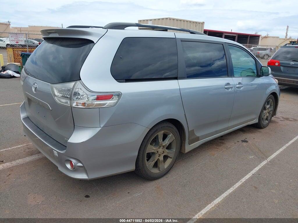5TDXK3DC4BS105400 2011 TOYOTA SIENNA photo no. 4