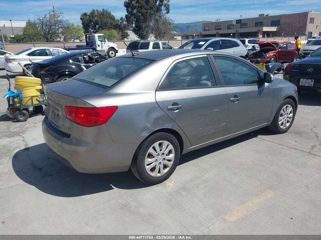 KNAFU4A24A5238974 2010 KIA FORTE photo no. 4