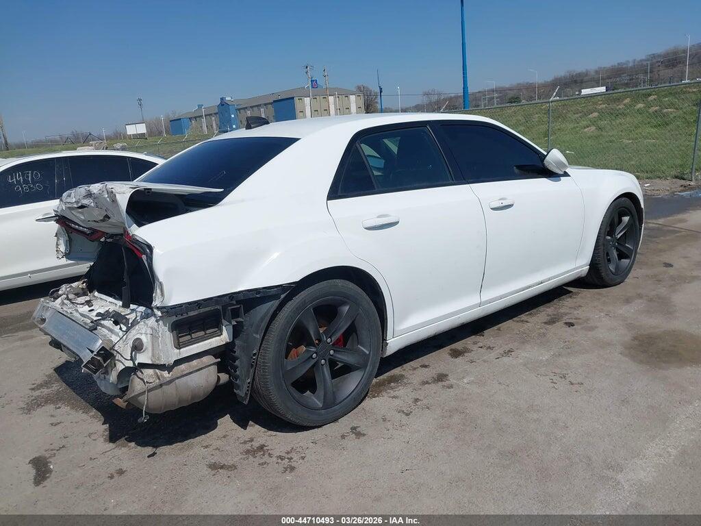 2C3CCABG5KH516717 2019 CHRYSLER 300 photo no. 4