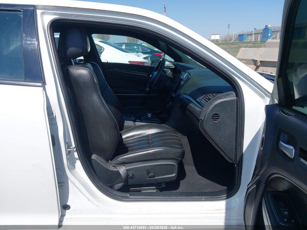 2C3CCABG5KH516717 2019 CHRYSLER 300 photo no. 5