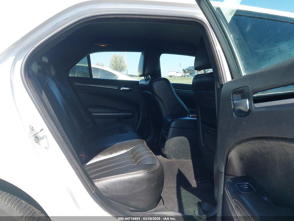 2C3CCABG5KH516717 2019 CHRYSLER 300 photo no. 8