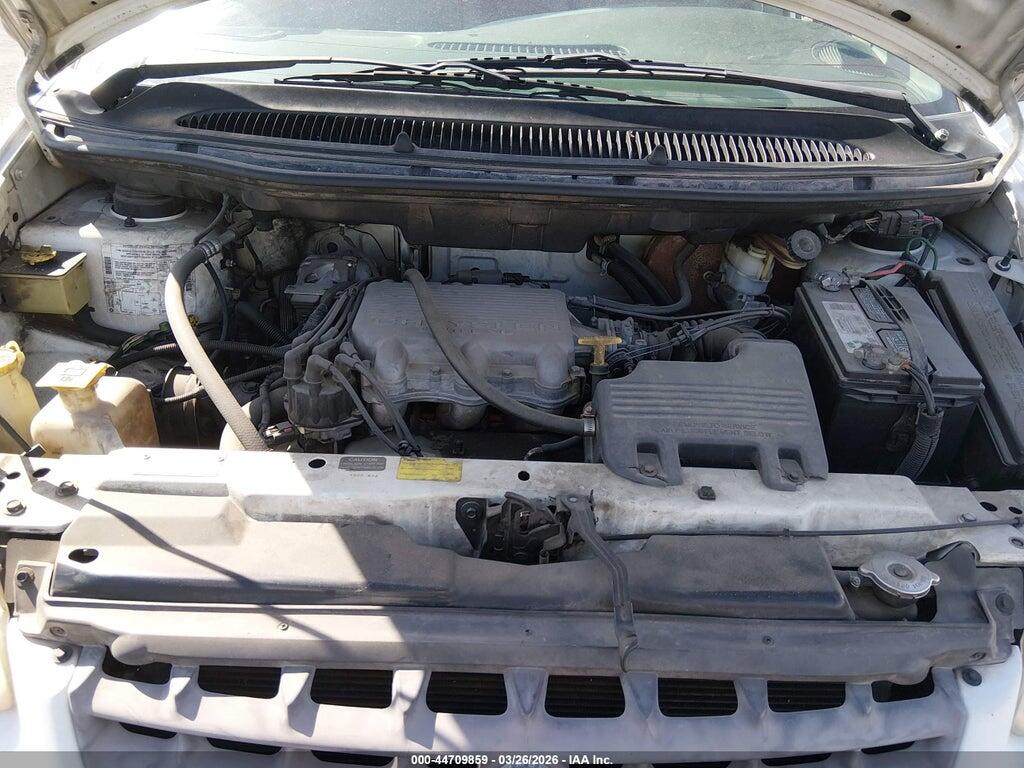 2P4GP4532TR806741 1996 PLYMOUTH VOYAGER photo no. 10