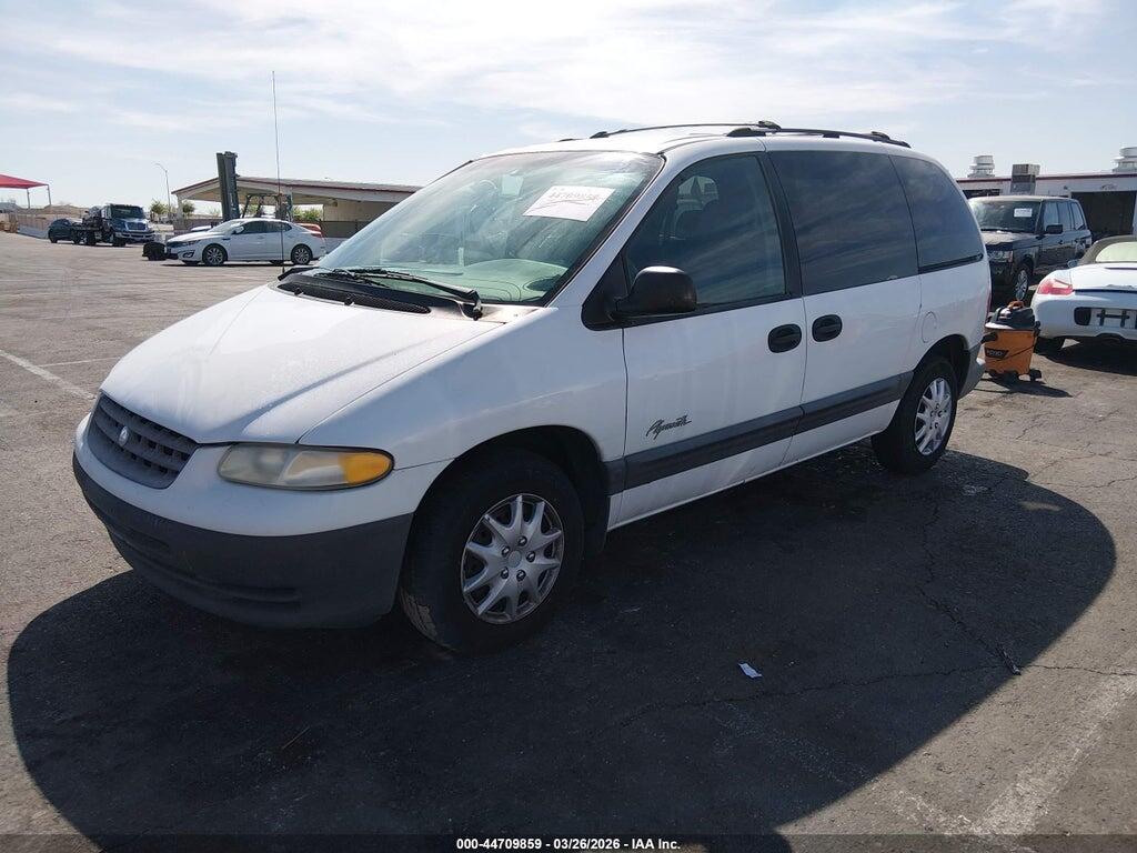 2P4GP4532TR806741 1996 PLYMOUTH VOYAGER photo no. 2