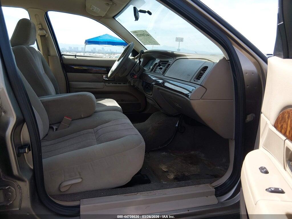 2MEFM74W05X670421 2005 MERCURY GRAND MARQUIS photo no. 5