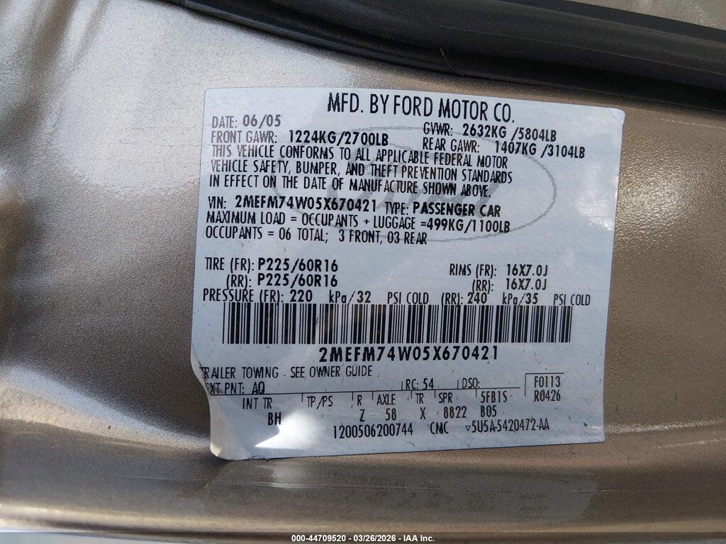 2MEFM74W05X670421 2005 MERCURY GRAND MARQUIS photo no. 9