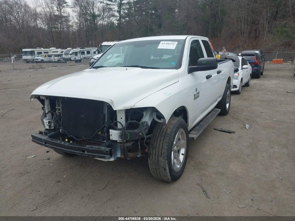 1C6RR7FG7JS209940 2018 RAM 1500 photo no. 2