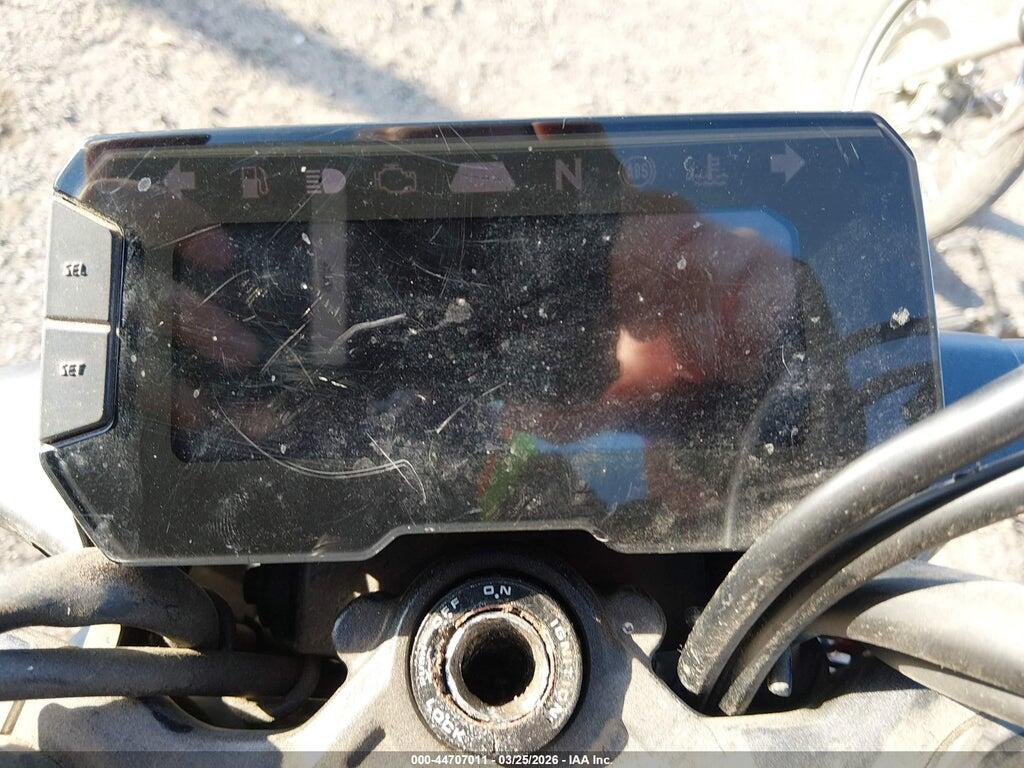 MLHNC5555P5300030 2023 HONDA CBF300 photo no. 7