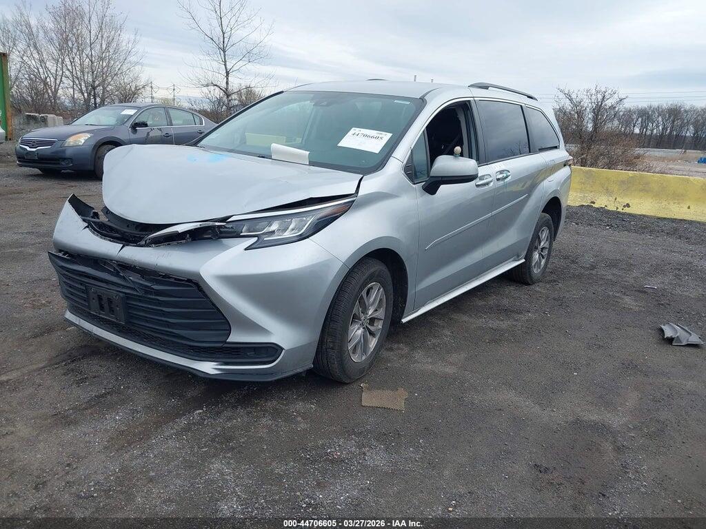 5TDKRKEC7NS081550 2022 TOYOTA SIENNA photo no. 2