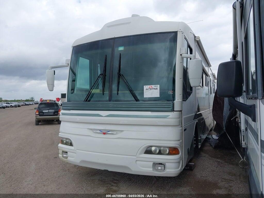 4VZBN22901C037940 2001 SPARTAN MOTORS MOTORHOME photo no. 2