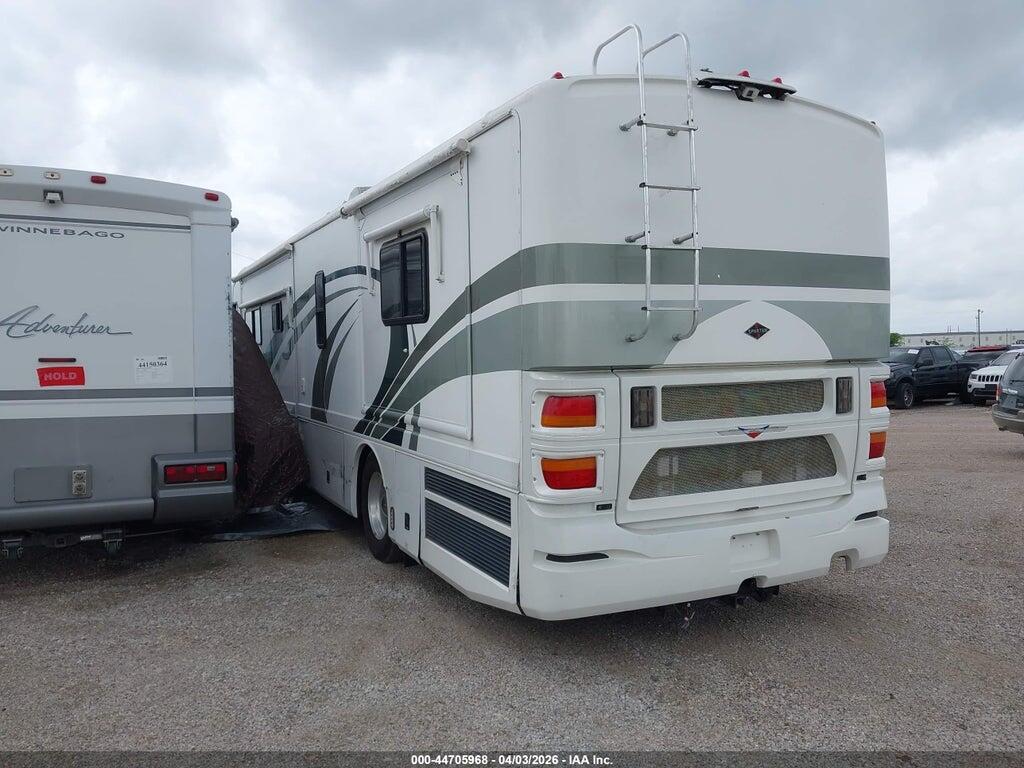 4VZBN22901C037940 2001 SPARTAN MOTORS MOTORHOME photo no. 3