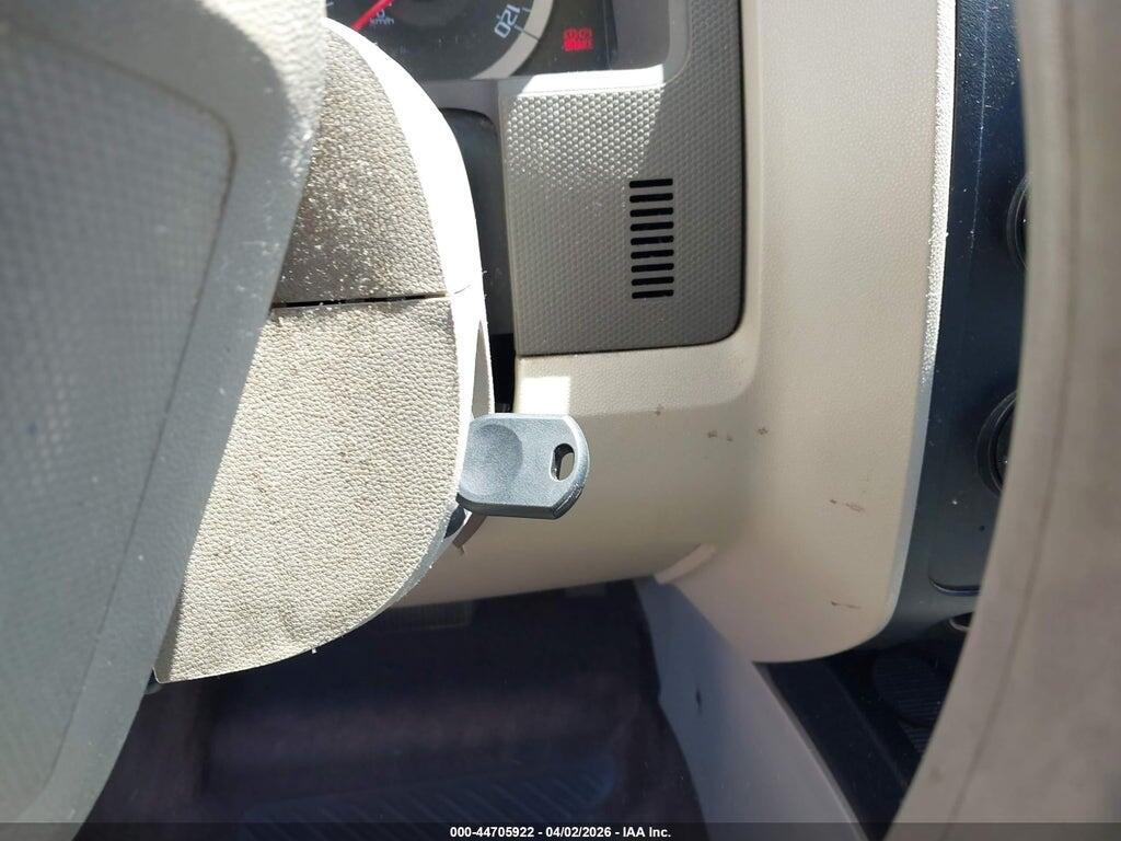 1FMCU0C72BKB10173 2011 FORD ESCAPE photo no. 11