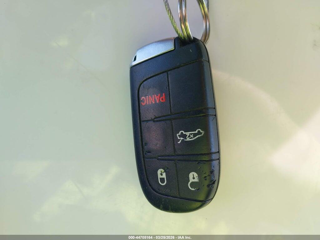 2C3CCAAG7GH238282 2016 CHRYSLER 300 photo no. 11