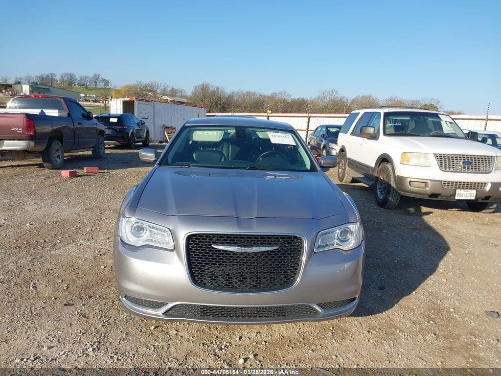 2C3CCAAG7GH238282 2016 CHRYSLER 300 photo no. 12