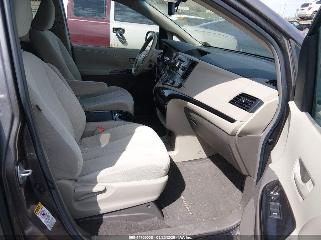 5TDKK3DC7BS012896 2011 TOYOTA SIENNA photo no. 5