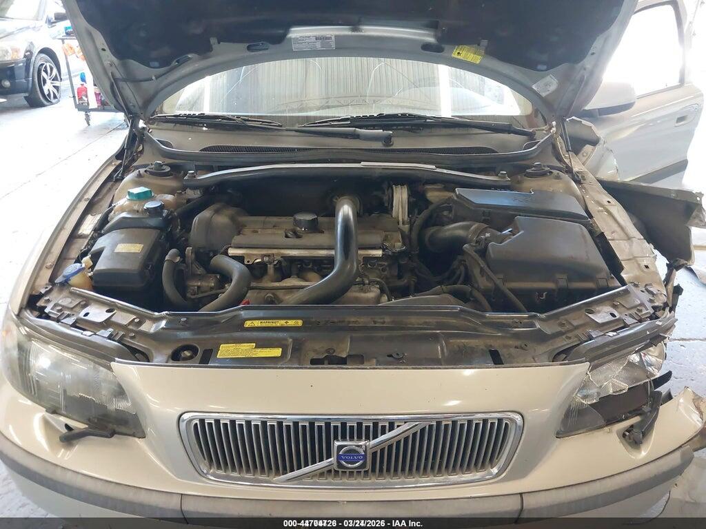 YV1SW53D021179196 2002 VOLVO V70 photo no. 10