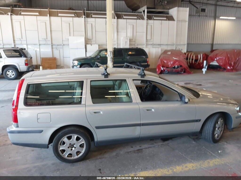 YV1SW53D021179196 2002 VOLVO V70 photo no. 12
