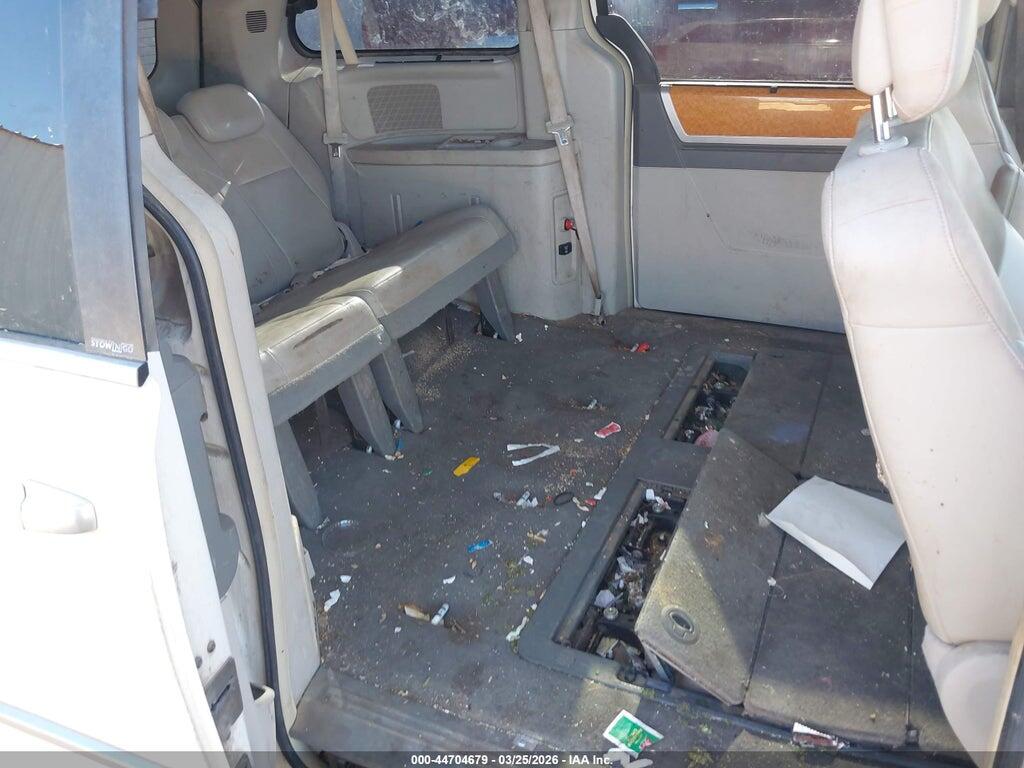 2A4RR7DX9AR377005 2010 CHRYSLER TOWN & COUNTRY photo no. 8
