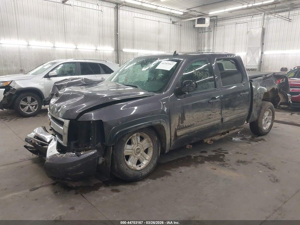 3GCPKSE36BG326097 2011 CHEVROLET SILVERADO 1500 photo no. 2