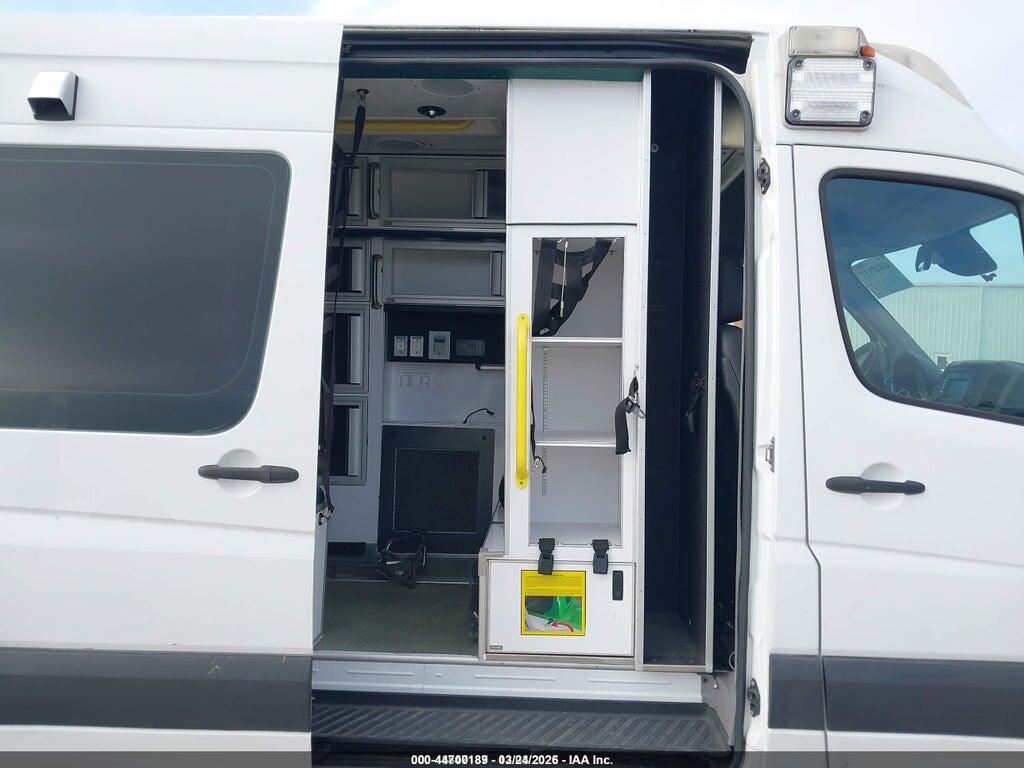 WD3PE7CD9HP386986 2017 MERCEDES-BENZ SPRINTER 2500 photo no. 8