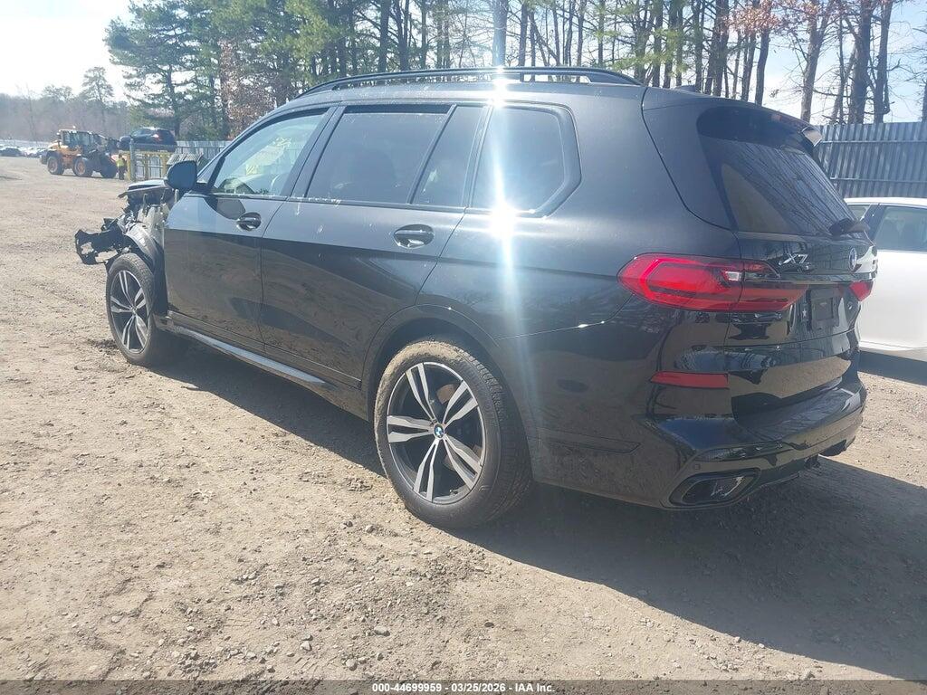 5UXCW2C02N9K70075 2022 BMW X7 photo no. 3