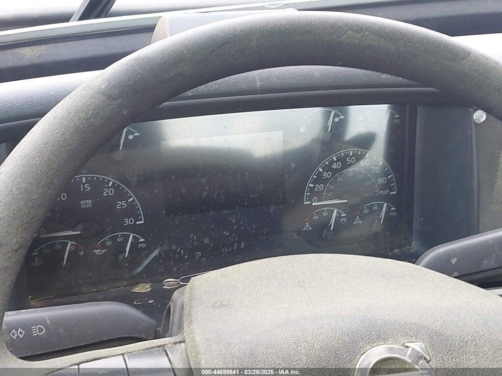 4V4W19EG9KN907518 2019 VOLVO VNR photo no. 5