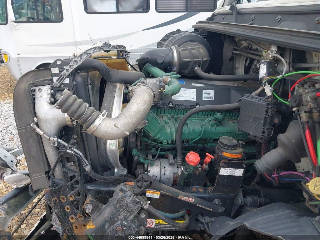 4V4W19EG9KN907518 2019 VOLVO VNR photo no. 9