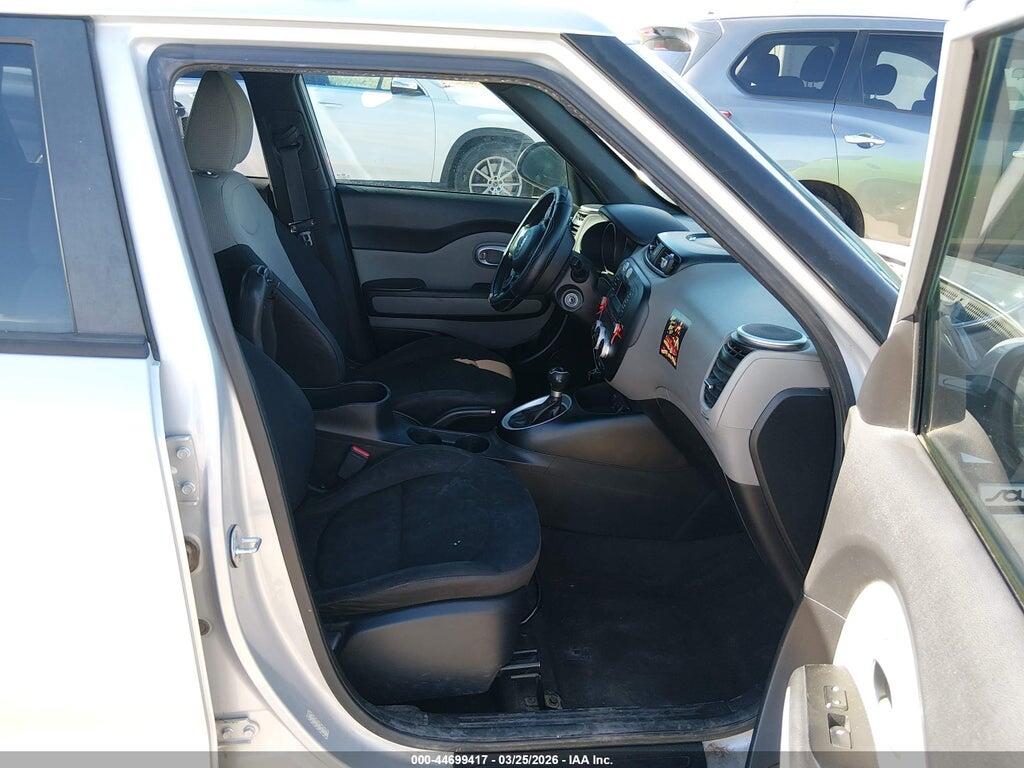 KNDJN2A25G7822151 2016 KIA SOUL photo no. 5