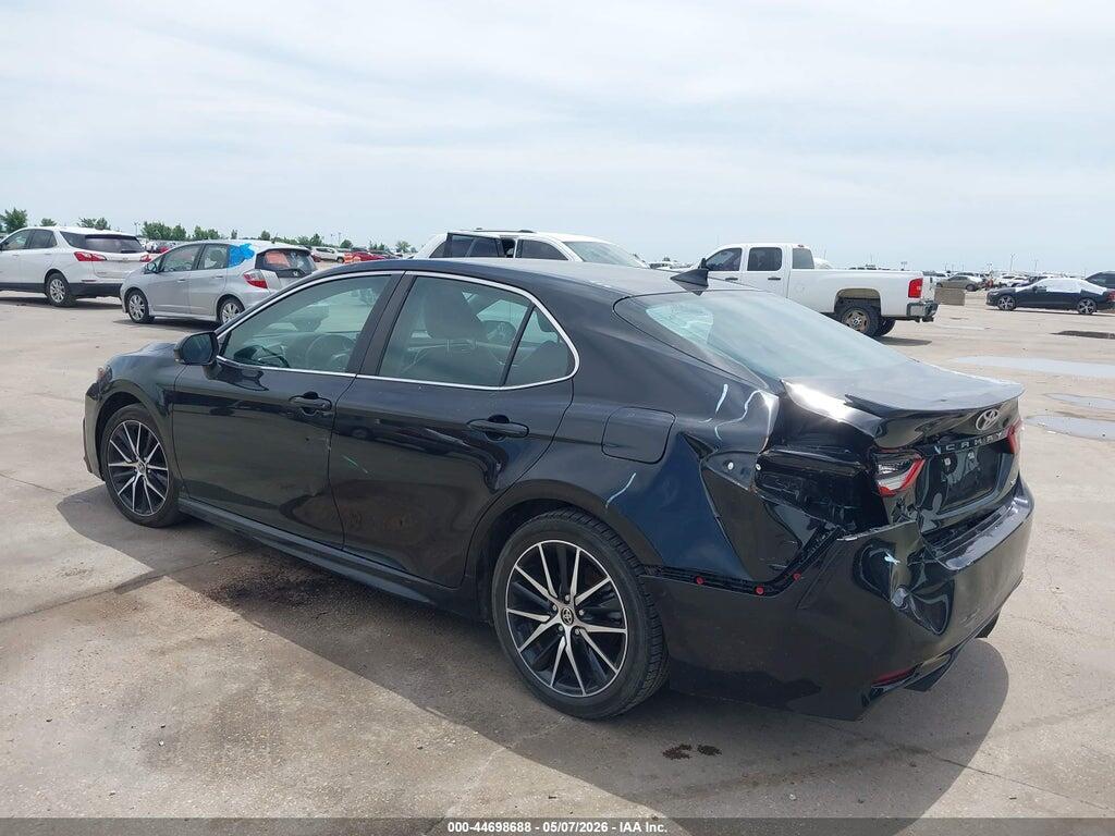 4T1G11AK3NU685446 2022 TOYOTA CAMRY photo no. 3
