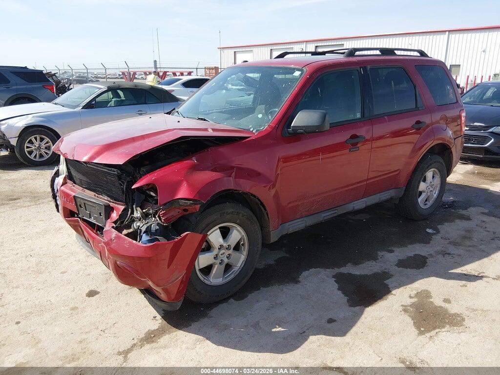 1FMCU0D74BKB45778 2011 FORD ESCAPE photo no. 2