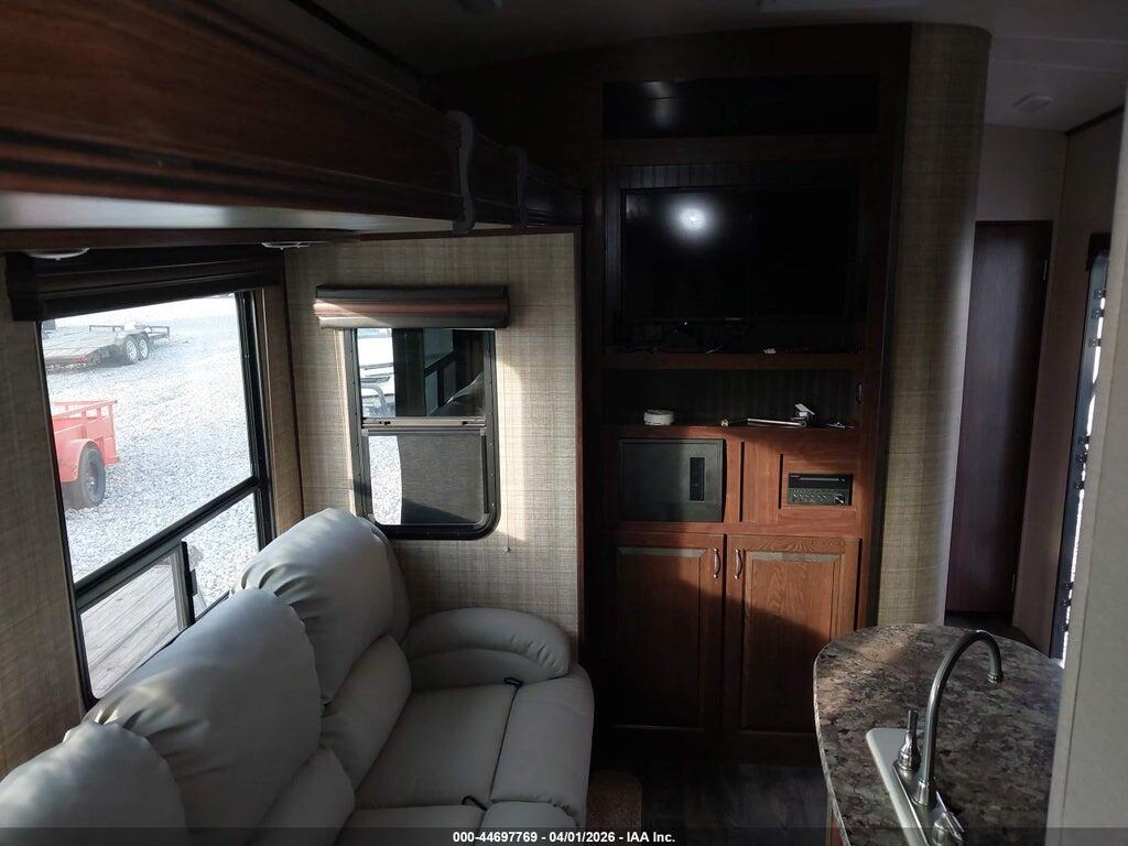 5SFCB3726HE324663 2017 HEARTLAND RVS TORQUE EXTREME LIGHT photo no. 12