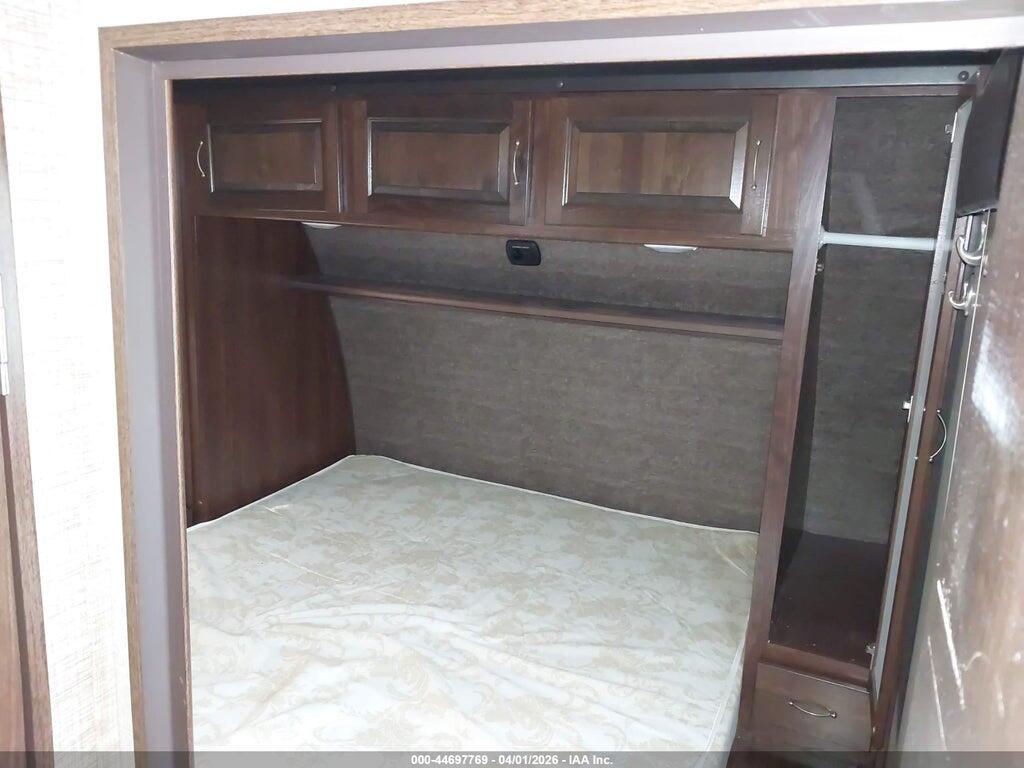 5SFCB3726HE324663 2017 HEARTLAND RVS TORQUE EXTREME LIGHT photo no. 5