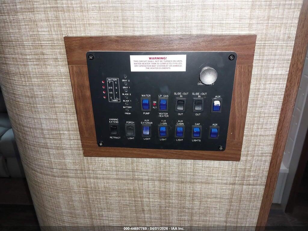 5SFCB3726HE324663 2017 HEARTLAND RVS TORQUE EXTREME LIGHT photo no. 7