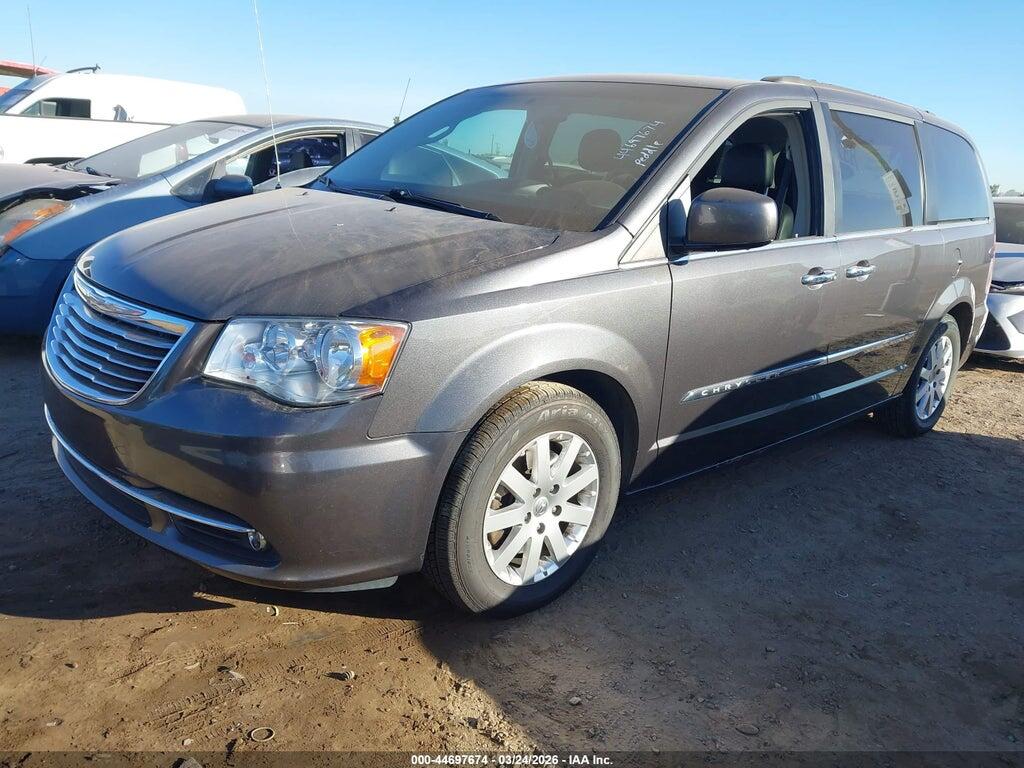 2C4RC1BG5GR112131 2016 CHRYSLER TOWN & COUNTRY photo no. 2