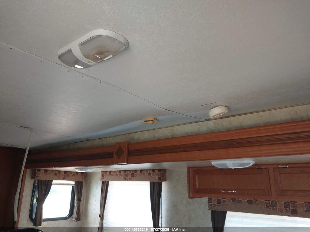 1SABS0BR3A18M5087 2010 STARCRAFT TRAVEL TRAILER photo no. 6