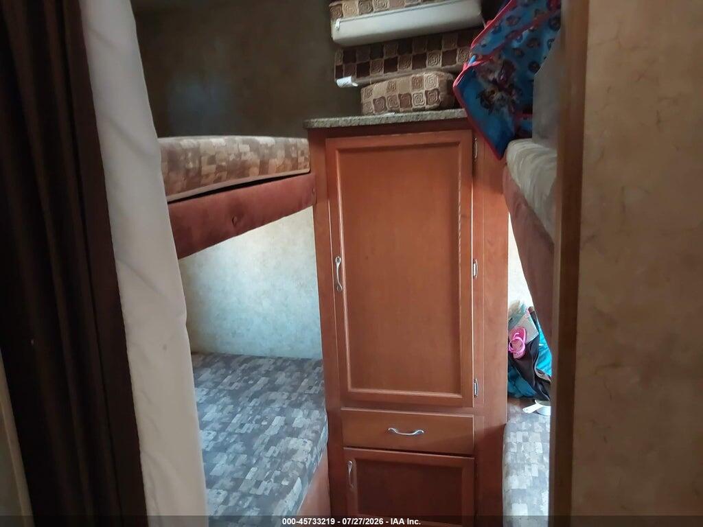 1SABS0BR3A18M5087 2010 STARCRAFT TRAVEL TRAILER photo no. 8