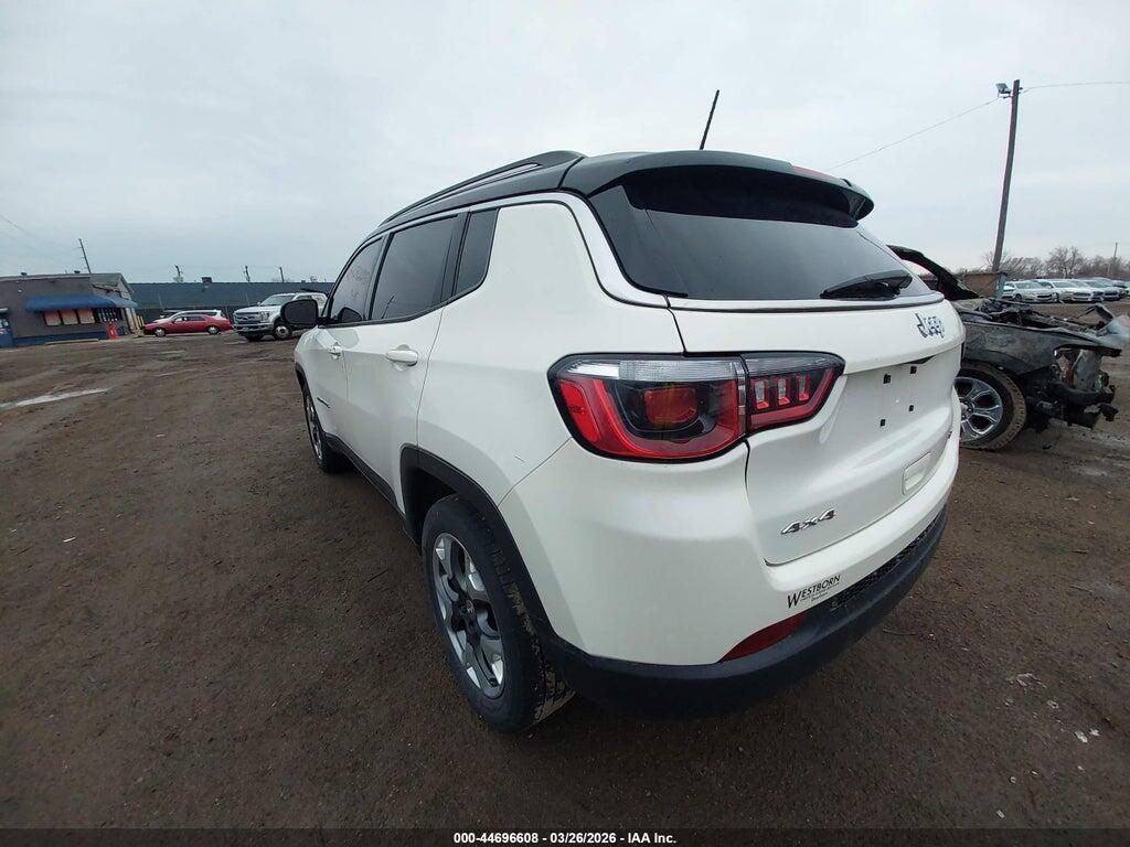 3C4NJDCB3KT842568 2019 JEEP COMPASS photo no. 3