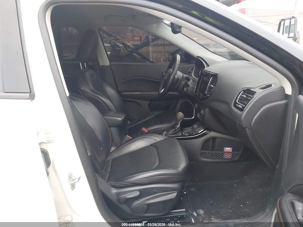 3C4NJDCB3KT842568 2019 JEEP COMPASS photo no. 5