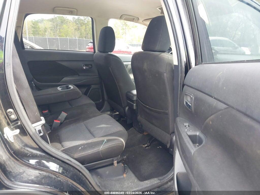 JA4AD2A33JZ001468 2018 MITSUBISHI OUTLANDER photo no. 8