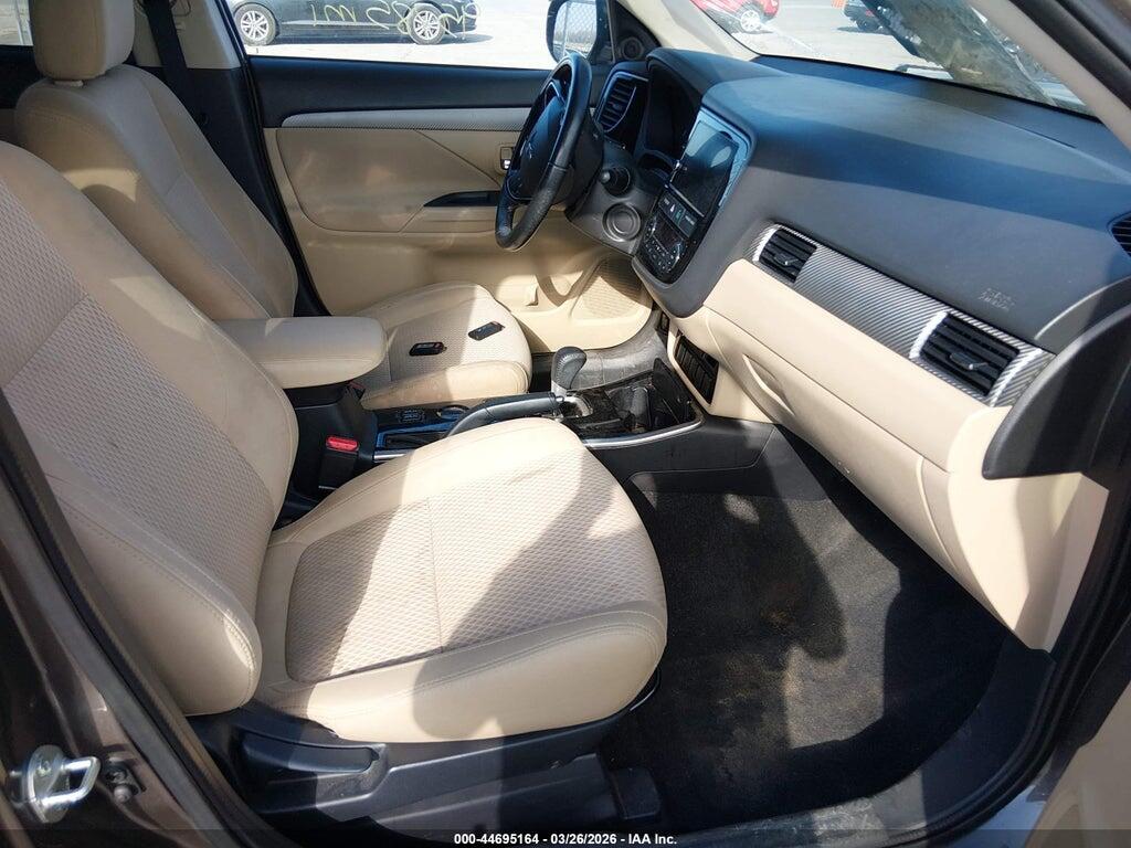 JA4AD3A30JZ061200 2018 MITSUBISHI OUTLANDER photo no. 5