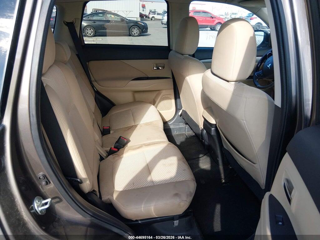 JA4AD3A30JZ061200 2018 MITSUBISHI OUTLANDER photo no. 8