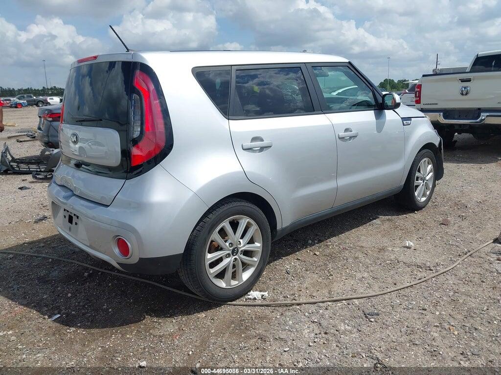 KNDJP3A55J7560178 2018 KIA SOUL photo no. 4