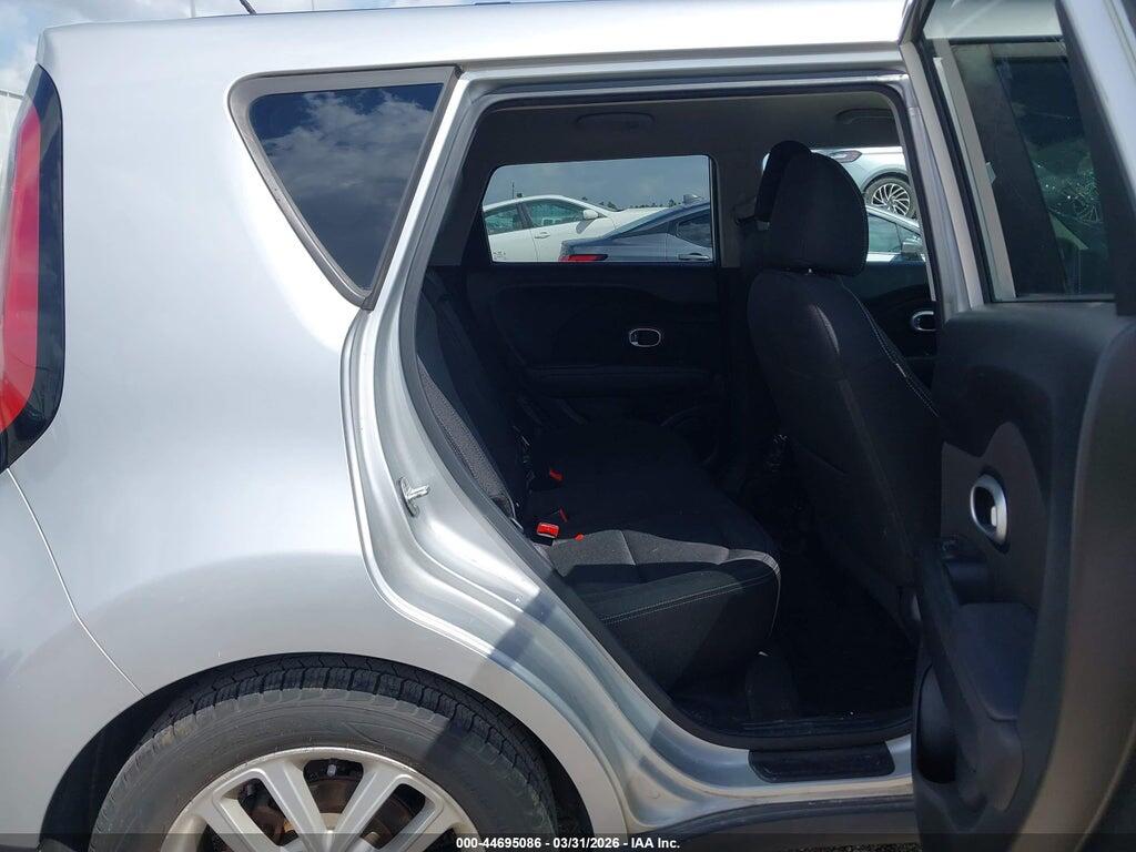 KNDJP3A55J7560178 2018 KIA SOUL photo no. 8
