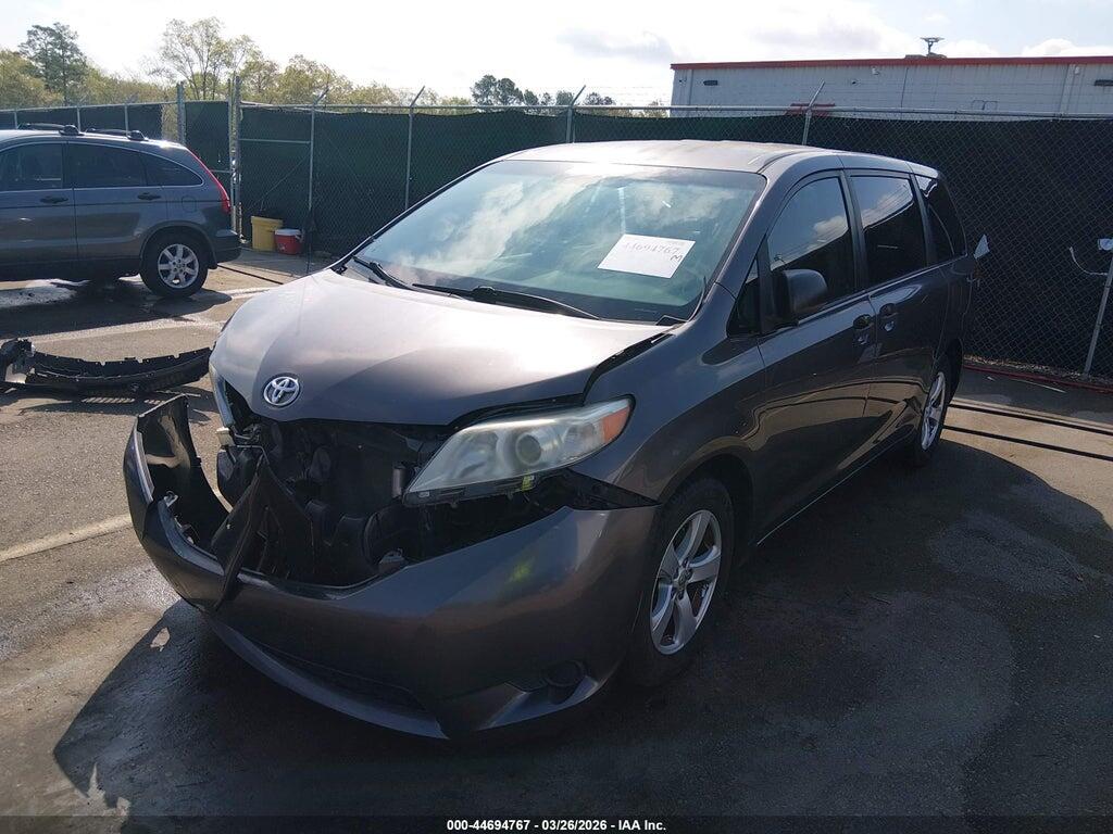 5TDZK3DC0DS316475 2013 TOYOTA SIENNA photo no. 2