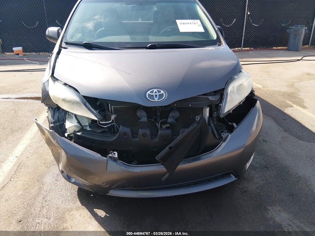 5TDZK3DC0DS316475 2013 TOYOTA SIENNA photo no. 6