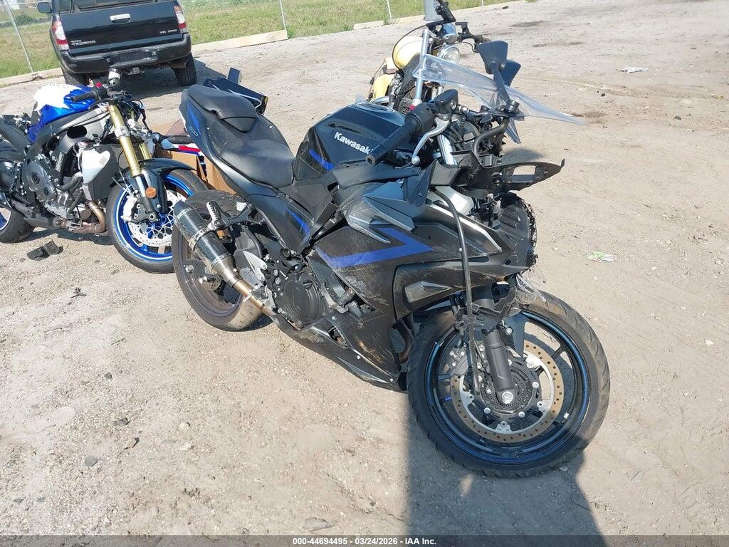 ML5EXGJ17SDA64921 2025 KAWASAKI EX500 photo no. 1