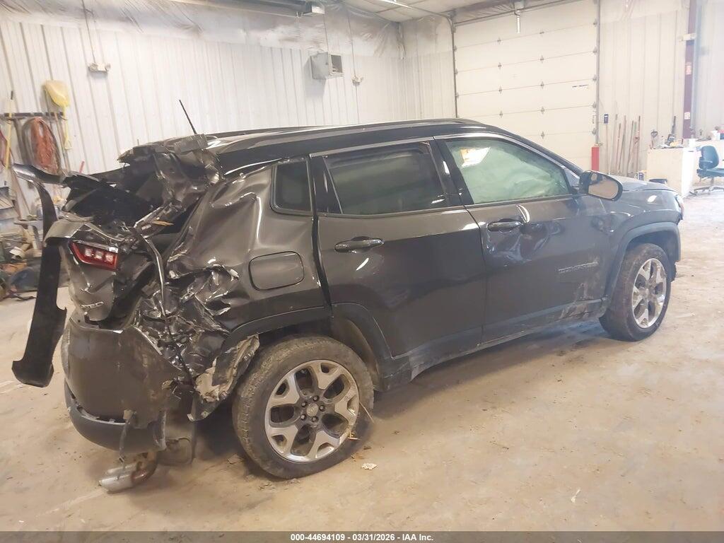 3C4NJDCB7JT238746 2018 JEEP COMPASS photo no. 4