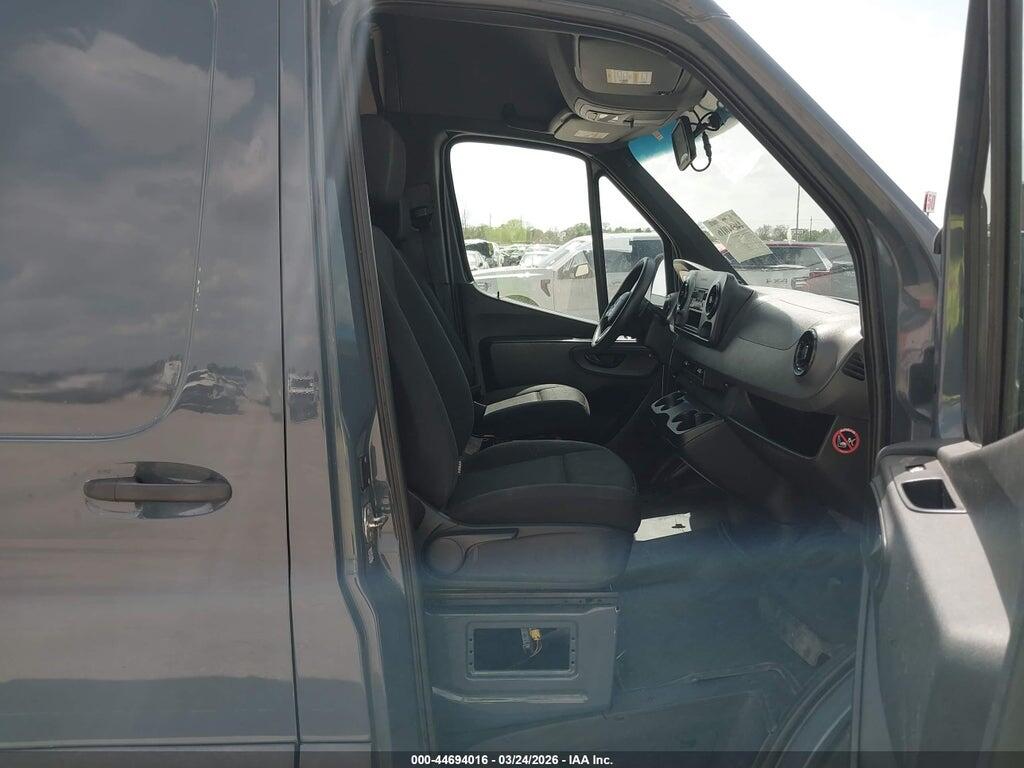 WD4PF1CD6KP113050 2019 MERCEDES-BENZ SPRINTER 2500 photo no. 5