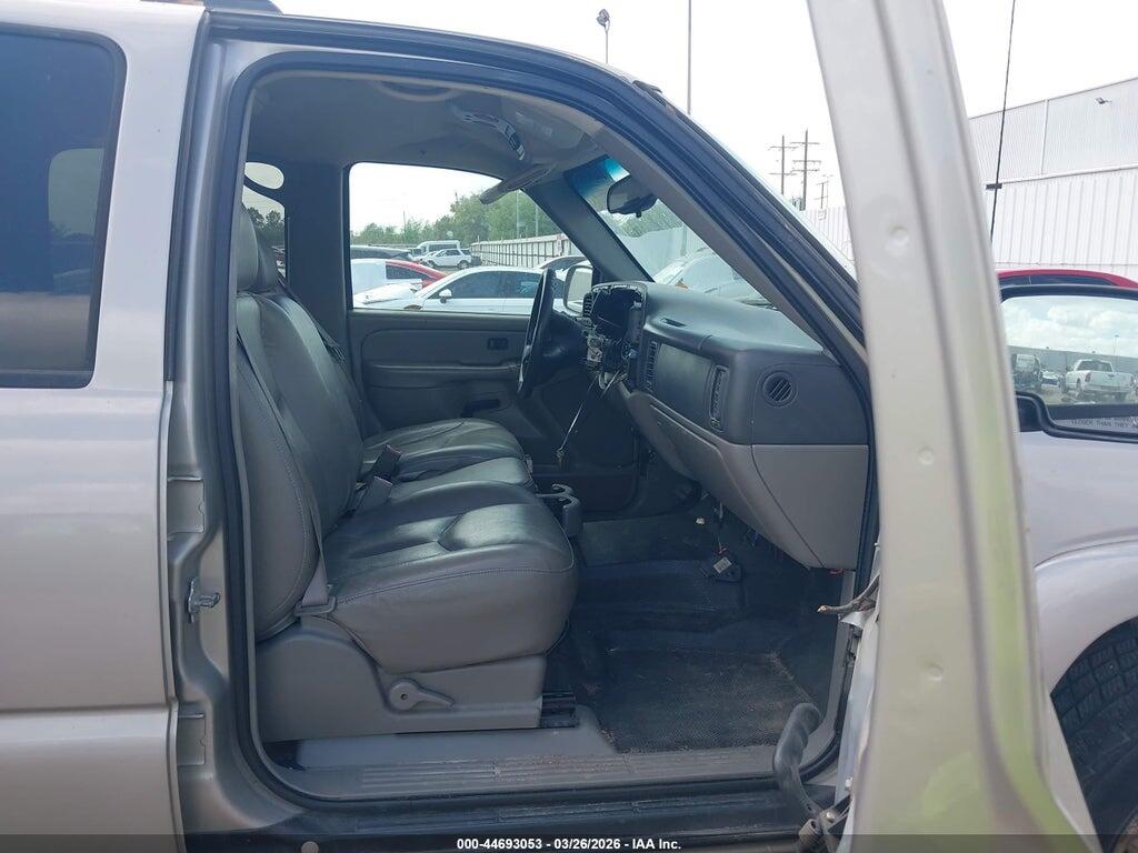 3GNGC26U25G251043 2005 CHEVROLET SUBURBAN 2500 photo no. 5